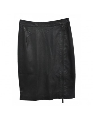 Black tube skirt in imitation leather